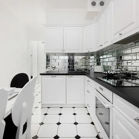 Supreme Apartament Mazowiecka By Renters Apartman *
